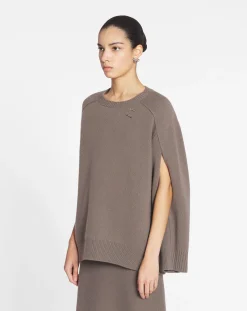 Hot Cape sweater with a cat pin Women Knitwear
